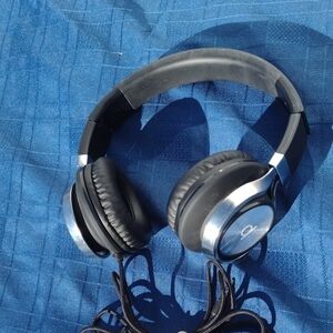 Beats Artix Black Over-Ear Headphones Wired NWOT